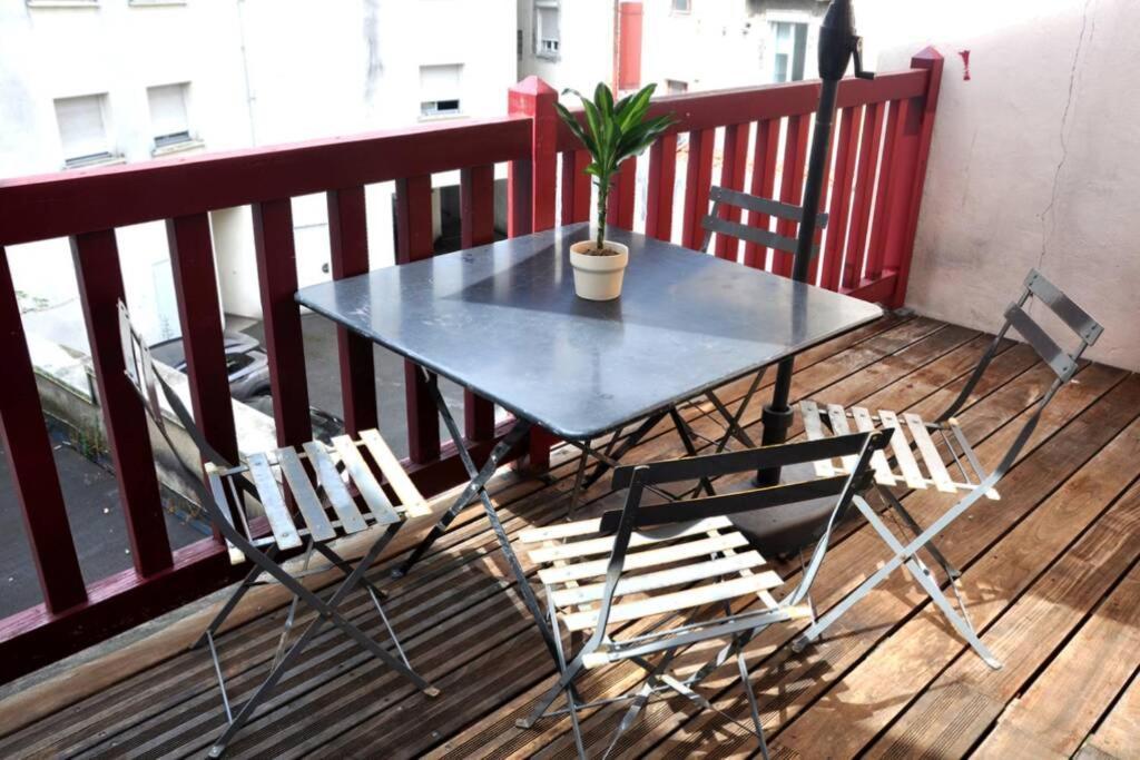 Duplex Avec Belle Terrasse Au Centre De Bayonne Exterior photo